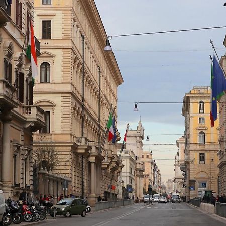 Trevi Grand Blu Suite B&B Рим Екстериор снимка