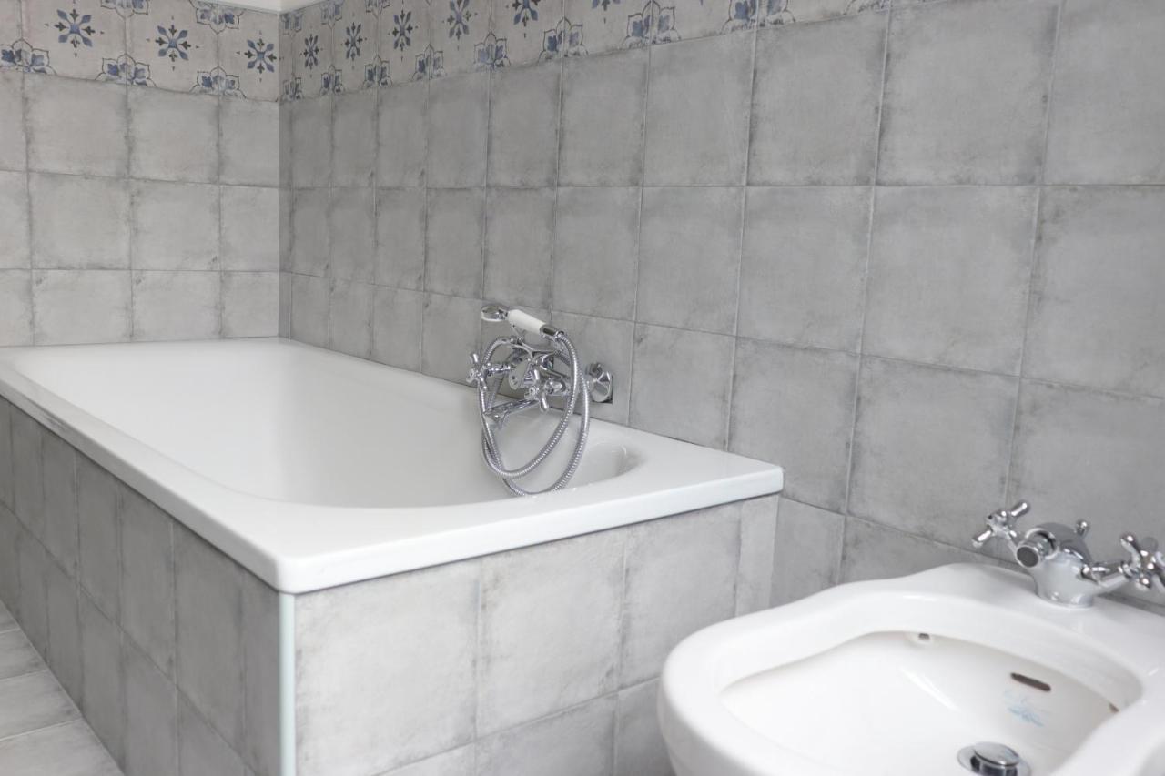 Trevi Grand Blu Suite B&B Рим Екстериор снимка